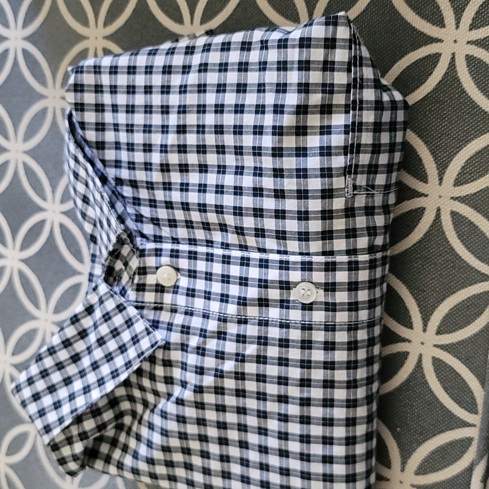 NYC Long sleeved black and white stripes shirt